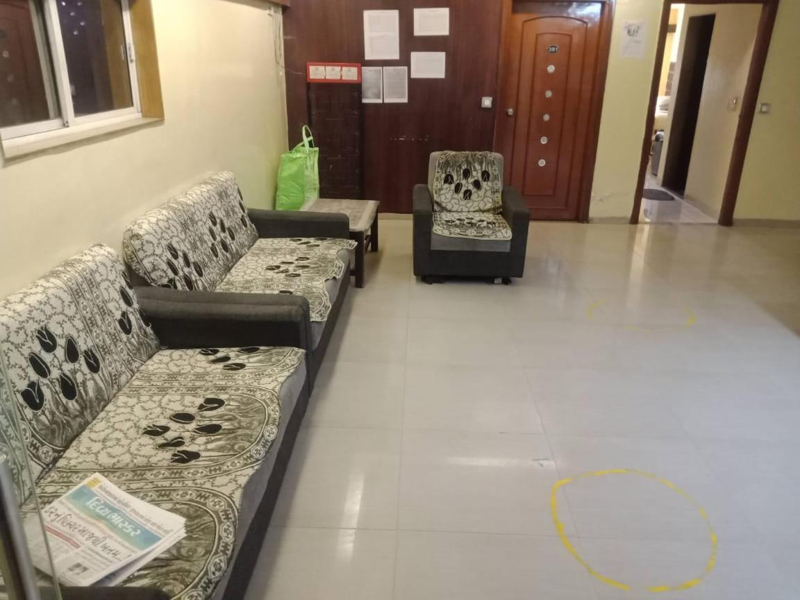 אחמדאבאד Hotel Kadamb Inn מראה חיצוני תמונה